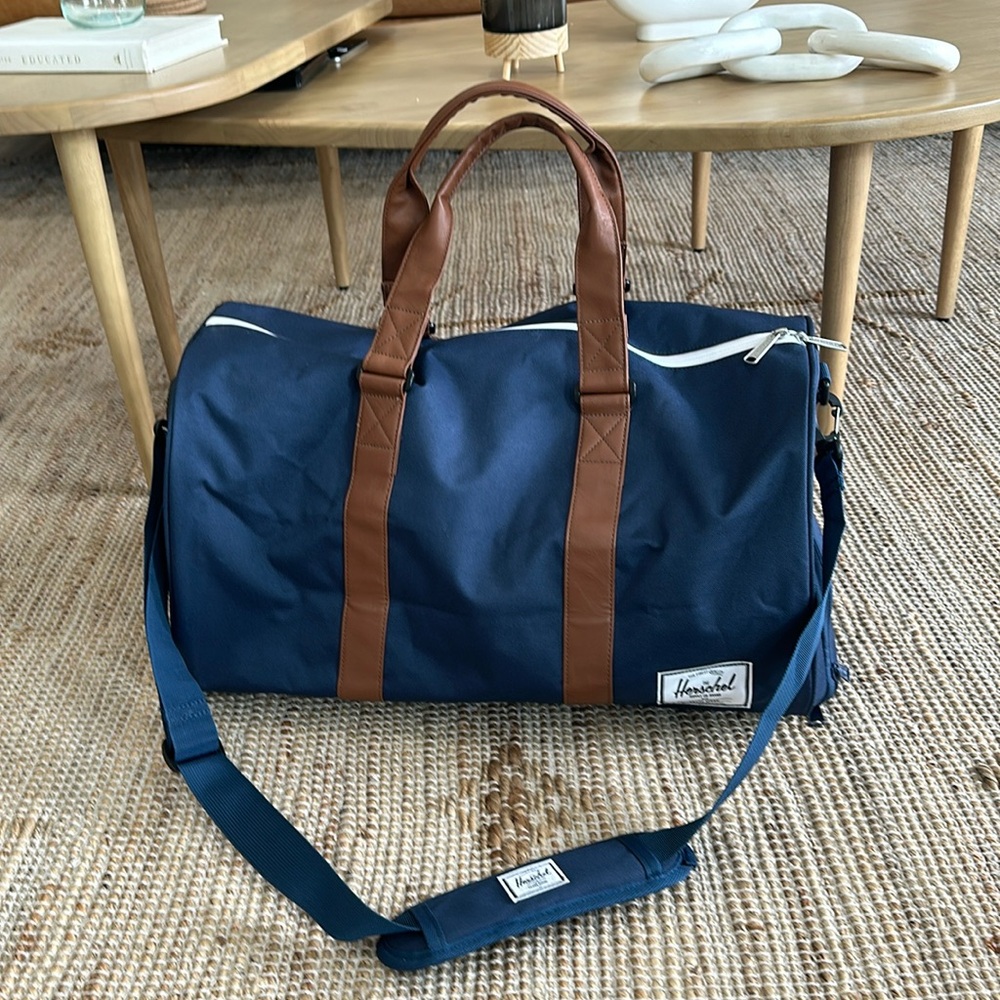 Hershel bag - new (used once )